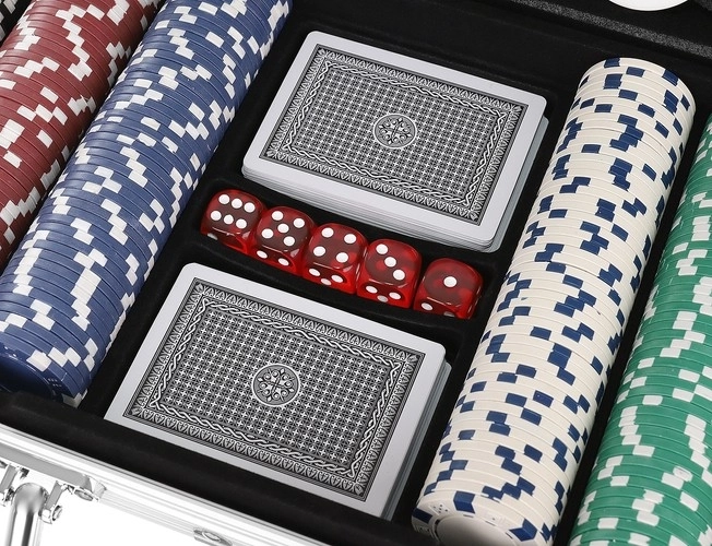 Poker - zestaw 300 żetonów w HQ walizce