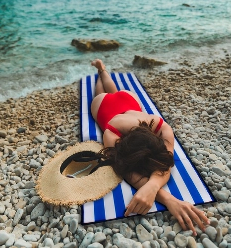 Składana mata plażowa na kamieniste plaże