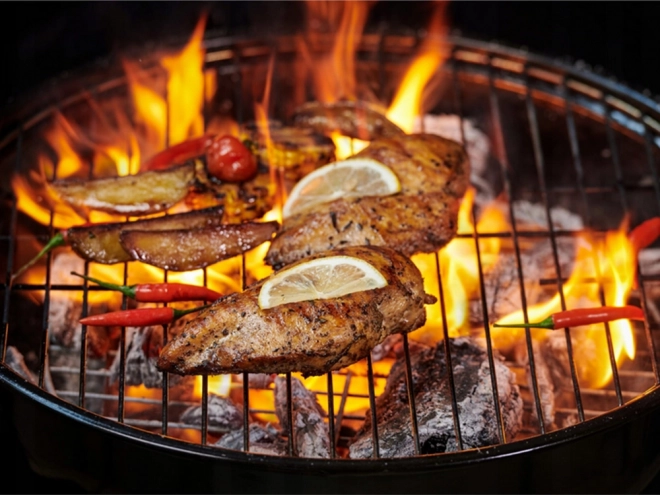 Przenośny ogrodowy campingowy grill na węgiel drzewny