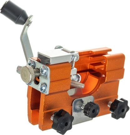 Wytrzymała konstrukcja do pracy w terenie