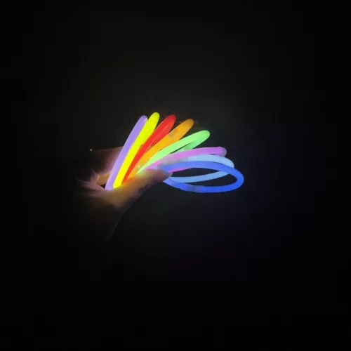 Fluorescencyjne bransoletki i pałeczki 100 szt. z łącznikami