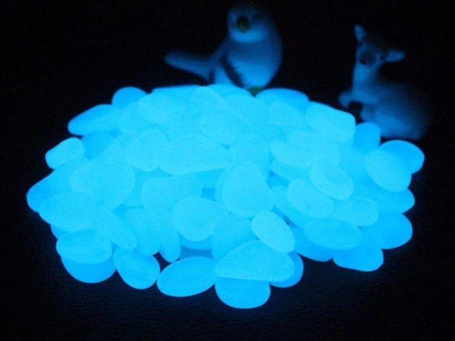 Fluorescencyjne świecące kamienie do ogrodu i domu
