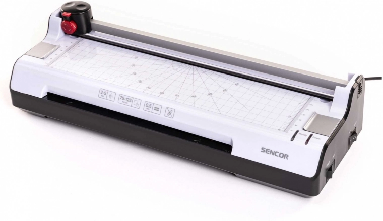 Przejrzysta powierzchnia robocza z miarkami