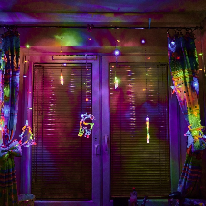 LED kolorowa kurtyna z motywami świątecznymi - 2,5 m, 138 LED