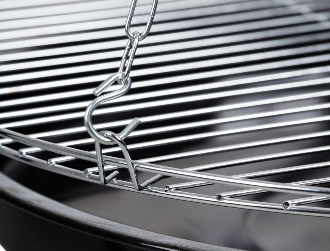Grill ogrodowy Ogrodowy grill kominkowy z rusztem na trójnogu