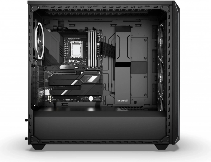 Miejsce na duże podzespoły i łatwy montaż