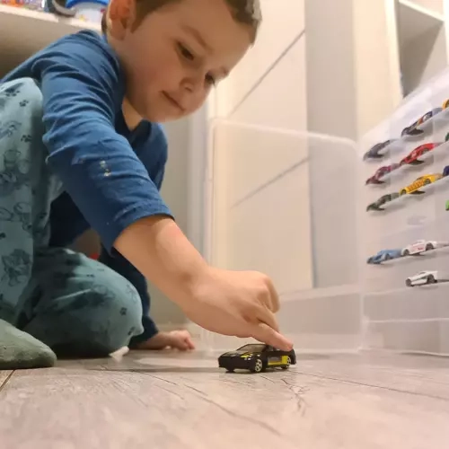 Kolorowy zestaw samochodzików - 16 sztuk
