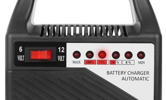 Ładowarka do baterii 12V 6A