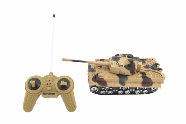 Dwa czołgi RC 1:32 z efektami