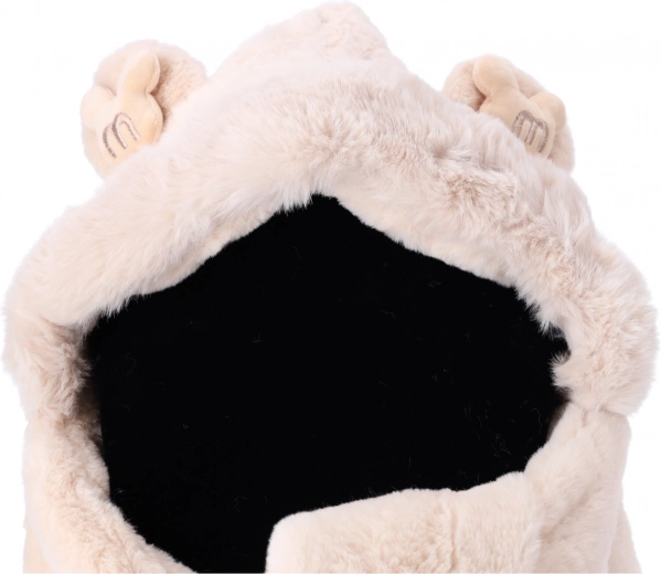 Urocza kapturowa konstrukcja z uszkami