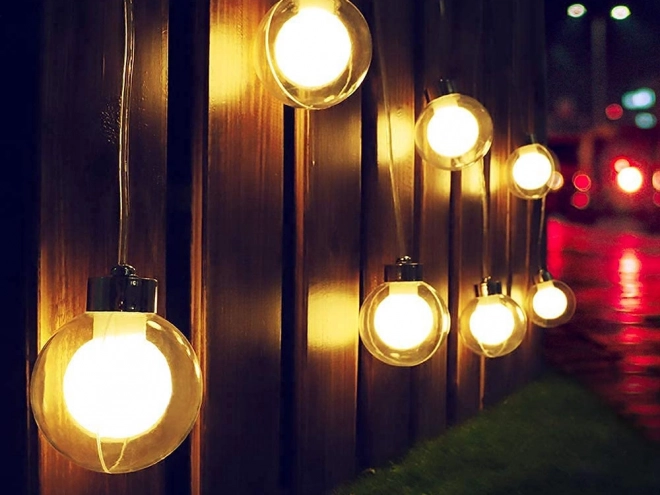 Ogrodowe oświetlenie solarne z 20 ciepłymi żarówkami LED