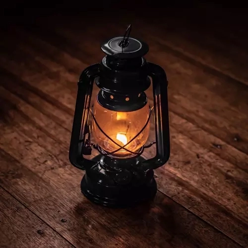 czarna lampa olejowa 24cm
