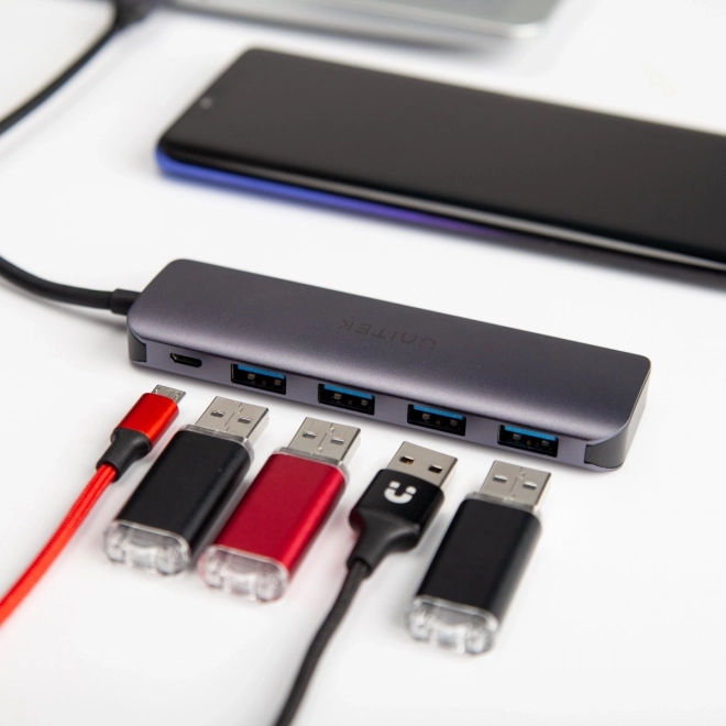 Rozdzielacz USB 4x USB 3.1 Gen1 z zasilaniem mikroUSB