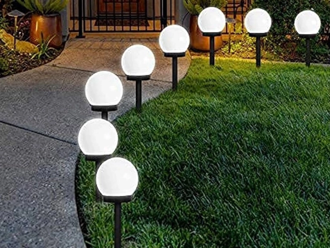 Solarne lampy ogrodowe białe kule z oświetleniem LED