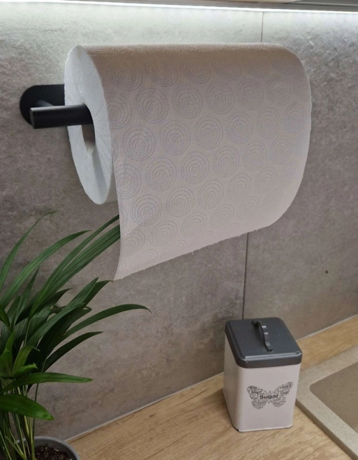 czarny uchwyt na papierowe ręczniki