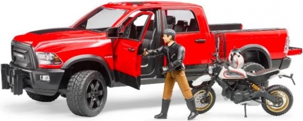 Realistyczny pick‑up Ram z otwieranymi drzwiami