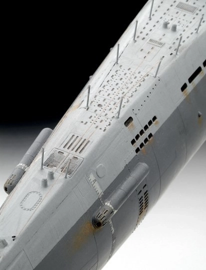 Plastikowy model niemieckiej łodzi podwodnej TYP XXI 1/144