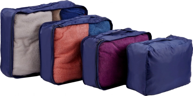 Cztery kostki na ubrania dla maksymalnej przejrzystości