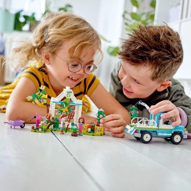 Samochód do sadzenia drzew LEGO Friends