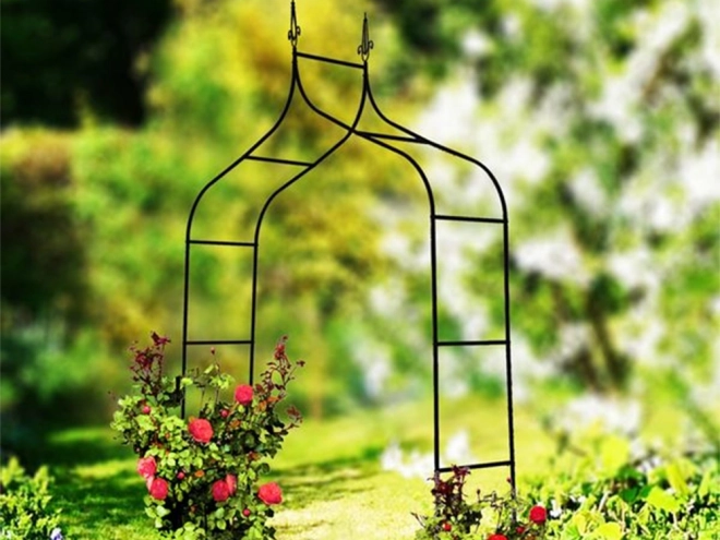 Ogrodowa pergola dla róż