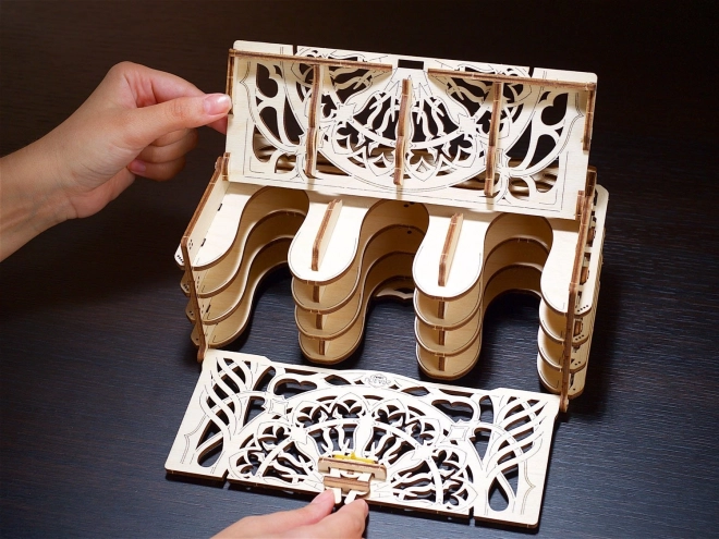 Kaseta na karty kolekcjonerskie Ugears 3D drewniane mechaniczne puzzle