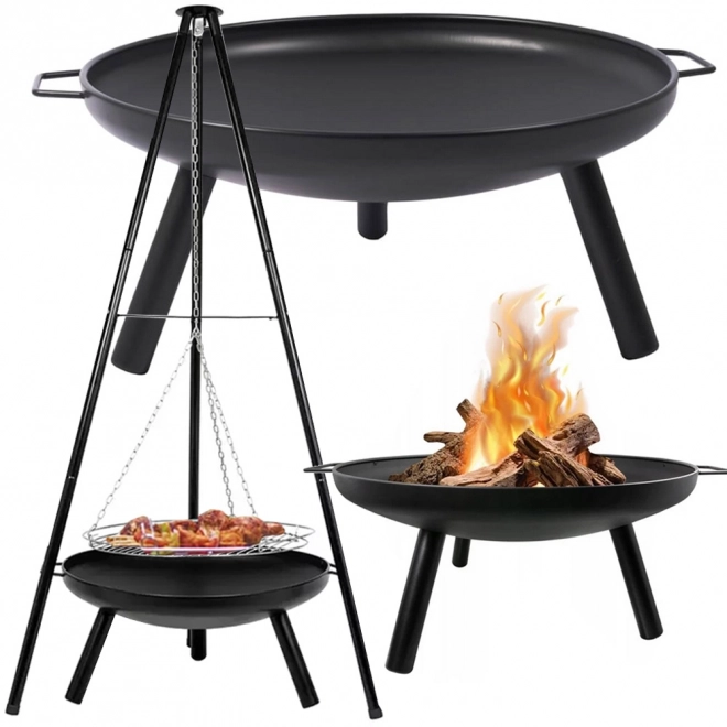 Duży kominek ogrodowy stojący na trójnogu z rusztem zawieszanym grill węglowy