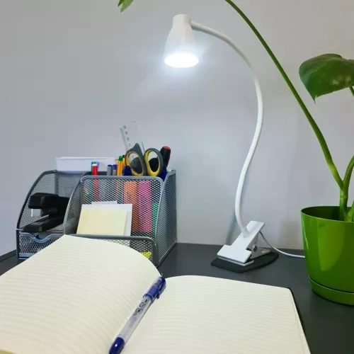 Biała lampka biurkowa z klipsem Izoxis