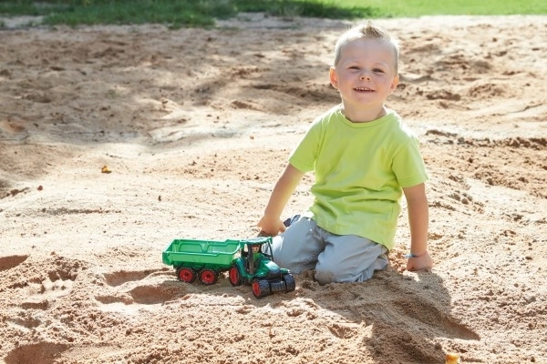 Auto Truckies traktor z przyczepą plastikowy 32cm z figurką w pudełku 24m+