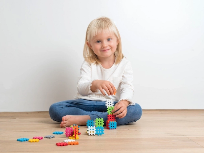 Kreatywne budowanie z delikatnymi kolorami