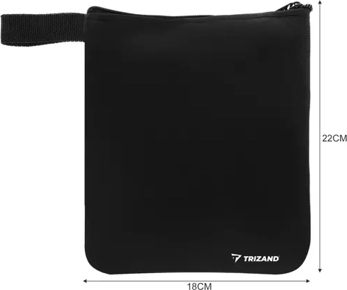 W zestawie praktyczne etui