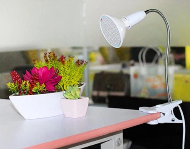 Lampa LED do wzrostu roślin 200 LED E27