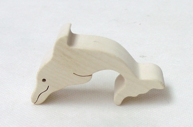 Fauna drewniany delfin