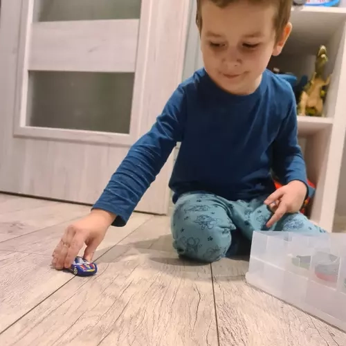 Kolorowy zestaw samochodzików - 16 sztuk