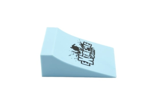 Skateboard palcowy z rampą - 10 cm