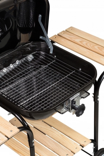 Duży grill ogrodowy z regulowanym rusztem, drewniane półki