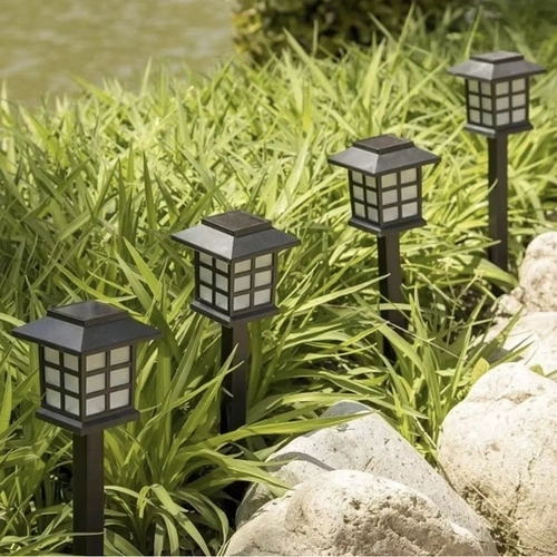 Solarne ogrodowe lampy LED – zestaw 6x domek
