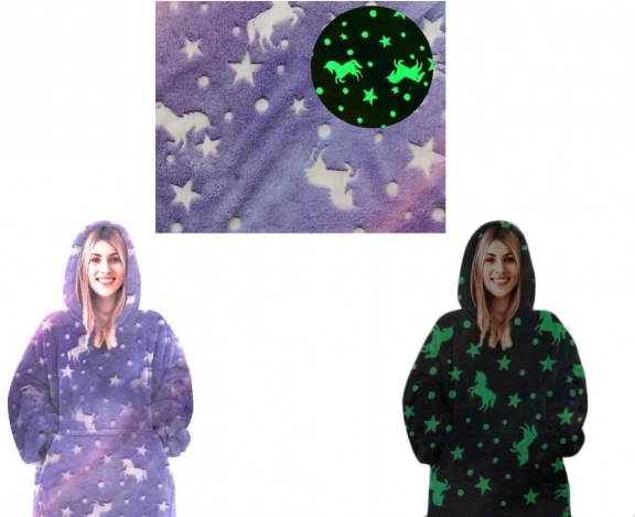 Świeci w ciemności dla magicznej atmosfery