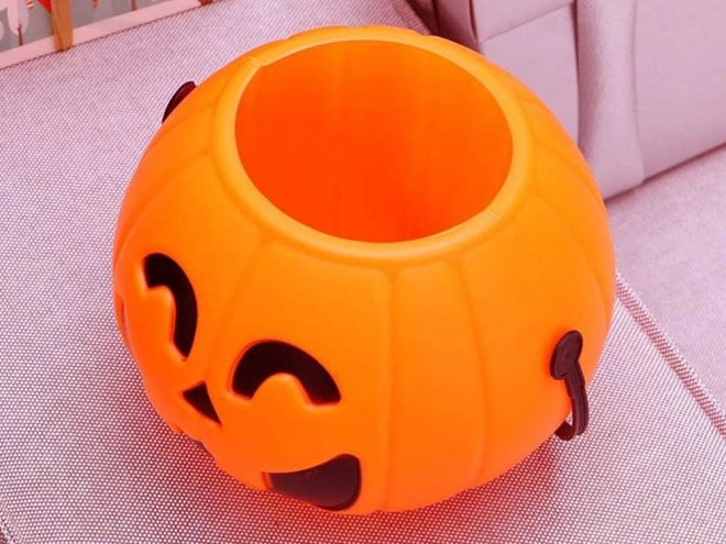 Dyniowe wiaderko na słodycze na Halloween