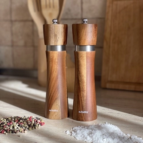Drewniane młynki do soli i pieprzu z ceramicznym mechanizmem