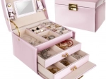 Różowa satynowa szkatułka na biżuterię z kluczykiem i lusterkiem