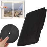 czarna siatka okienna przeciw owadom z samoprzylepnym rzepem 150 × 130 cm