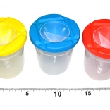 Kubek na wodę z zamykanym wieczkiem i uchwytem na pędzle