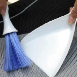 Mini zmiotka z szufelką do stołu, klawiatury i auta